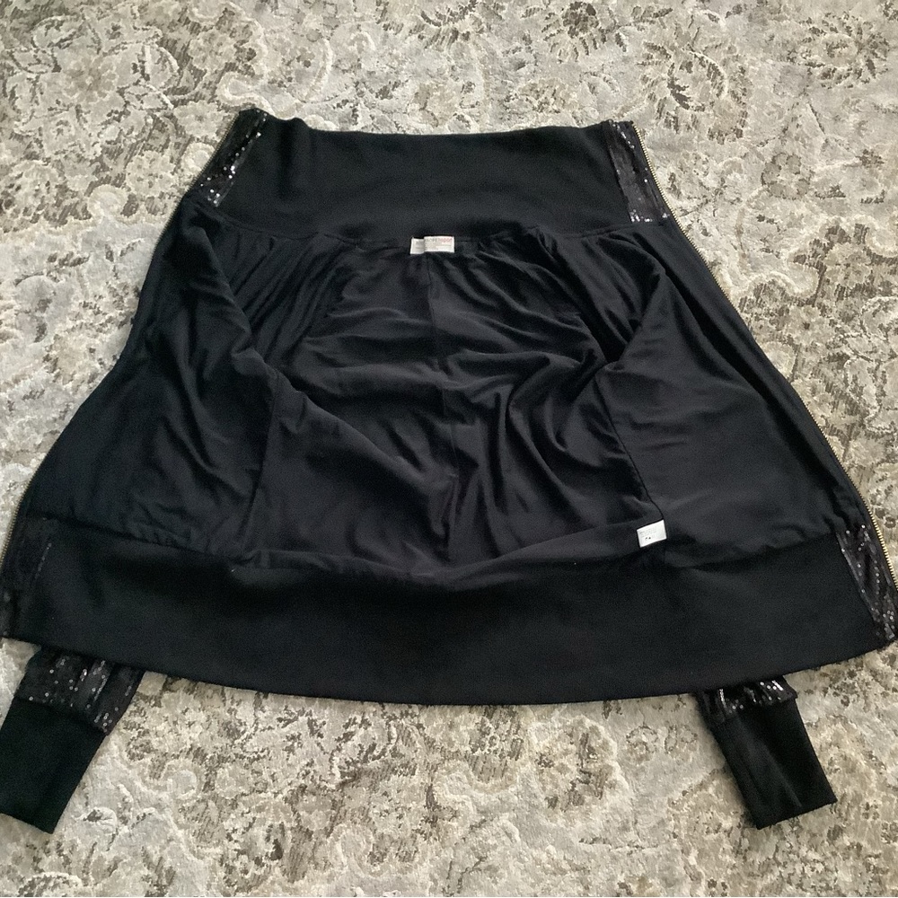 Exceptionally beautiful sequined jacket EUC 🖤❤️🖤 - image 11